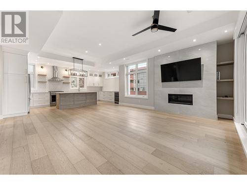 222 Lee Avenue Unit# 106, Penticton, BC - Indoor Photo Showing Living Room With Fireplace