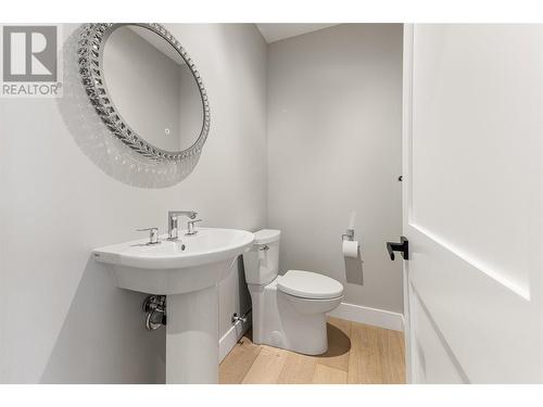 222 Lee Avenue Unit# 106, Penticton, BC - Indoor Photo Showing Bathroom