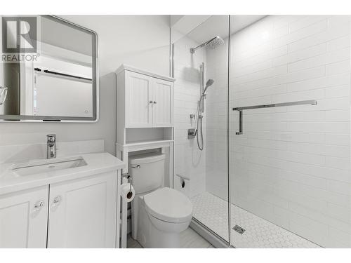 222 Lee Avenue Unit# 106, Penticton, BC - Indoor Photo Showing Bathroom