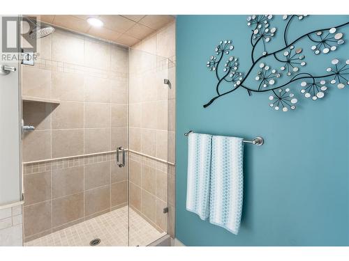 1029 Long Ridge Drive, Kelowna, BC - Indoor Photo Showing Bathroom