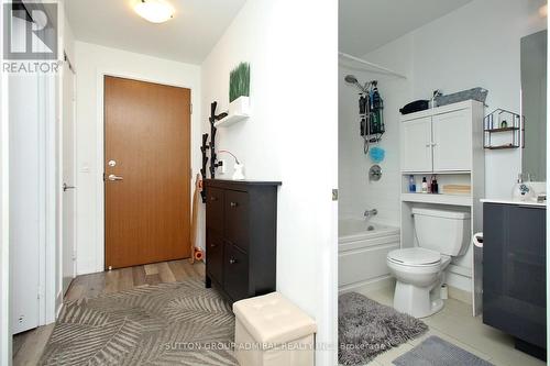 923 - 30 Shore Breeze Drive, Toronto (Mimico), ON - Indoor Photo Showing Bathroom