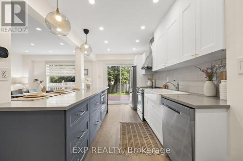 611 Galloway Crescent, Mississauga (Creditview), ON - Indoor Photo Showing Kitchen With Upgraded Kitchen