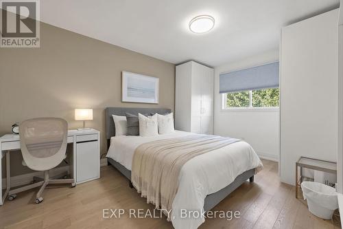 611 Galloway Crescent, Mississauga (Creditview), ON - Indoor Photo Showing Bedroom