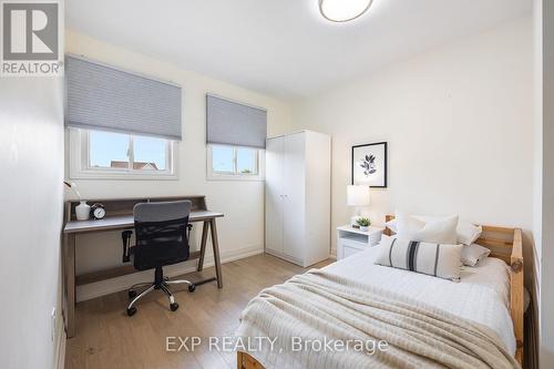 611 Galloway Crescent, Mississauga (Creditview), ON - Indoor Photo Showing Bedroom