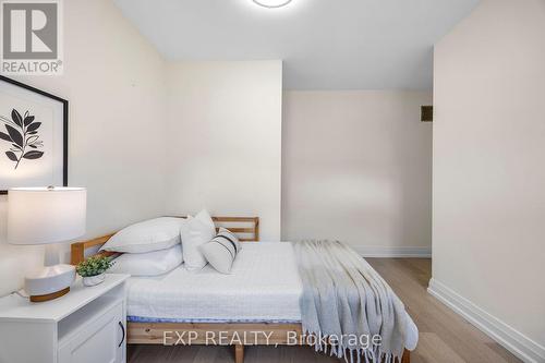 611 Galloway Crescent, Mississauga (Creditview), ON - Indoor Photo Showing Bedroom