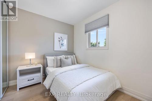 611 Galloway Crescent, Mississauga (Creditview), ON - Indoor Photo Showing Bedroom