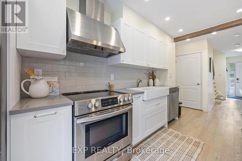 611 Galloway Crescent, Mississauga (Creditview), ON - Indoor Photo Showing Kitchen With Upgraded Kitchen