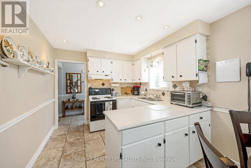 6356 Chaumont Crescent, Mississauga (Meadowvale), ON - Indoor Photo Showing Kitchen With Double Sink