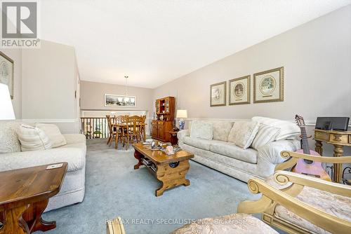 6356 Chaumont Crescent, Mississauga, ON - Indoor Photo Showing Living Room