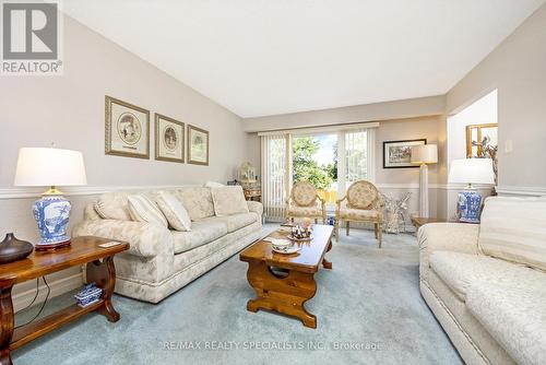 6356 Chaumont Crescent, Mississauga (Meadowvale), ON - Indoor Photo Showing Living Room