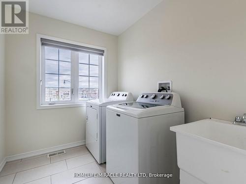 16 Banas Crescent, Brampton (Northwest Brampton), ON - Indoor Photo Showing Laundry Room