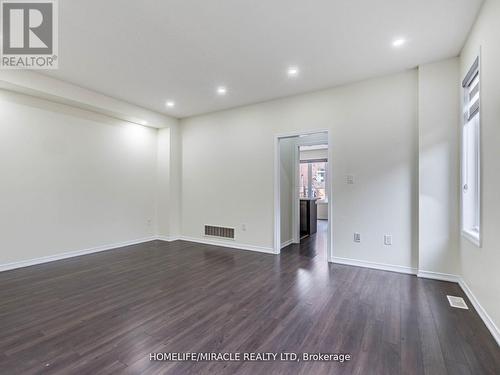 16 Banas Way, Brampton, ON - Indoor Photo Showing Other Room