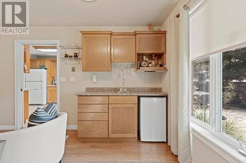 4271 Barton Crescent, Windsor, ON - Indoor Photo Showing Kitchen