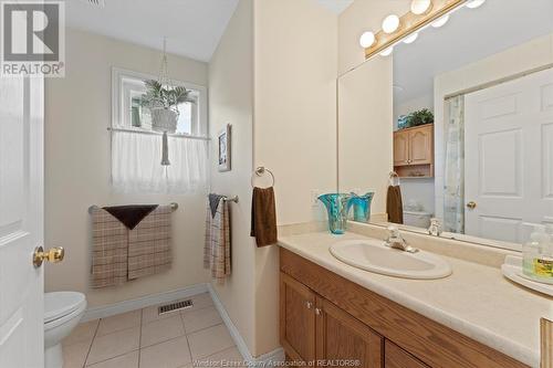 4271 Barton Crescent, Windsor, ON - Indoor Photo Showing Bathroom