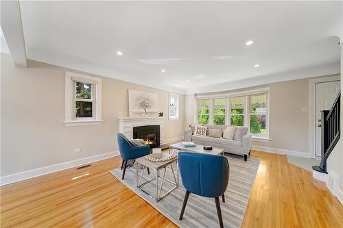 55 East 13Th Street, Hamilton, ON - Indoor Photo Showing Living Room With Fireplace