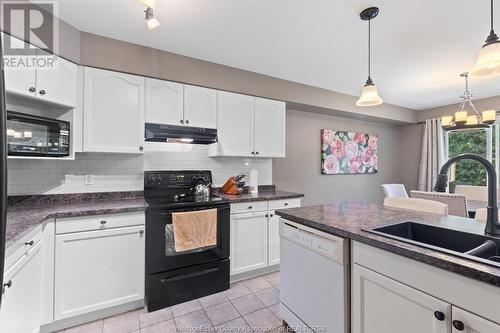 1050 Lexington, Windsor, ON - Indoor Photo Showing Kitchen