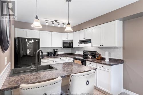 1050 Lexington, Windsor, ON - Indoor Photo Showing Kitchen