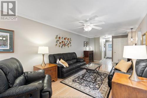 1050 Lexington, Windsor, ON - Indoor Photo Showing Living Room