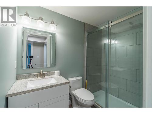 848 Kyle Drive, Kamloops, BC - Indoor Photo Showing Bathroom