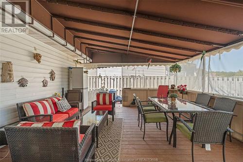 3946 Acorn Crescent, Windsor, ON - Indoor Photo Showing Garage