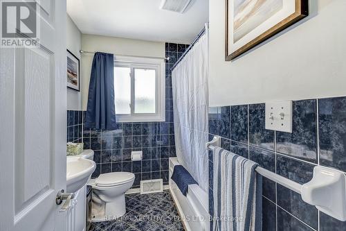 5304 Hodgson Avenue, Niagara Falls, ON - Indoor Photo Showing Bathroom