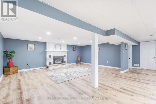 5304 Hodgson Avenue, Niagara Falls, ON - Indoor With Fireplace