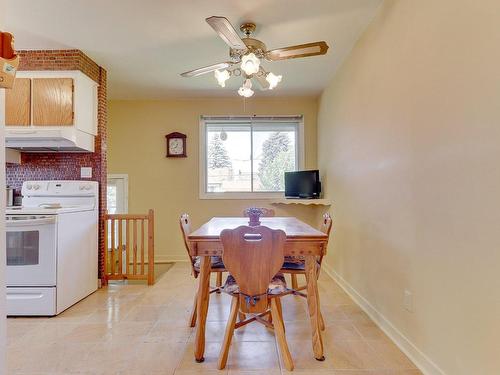 Salle Ã  manger - 8685 Av. Robert, Laval (Saint-François), QC - Indoor Photo Showing Kitchen