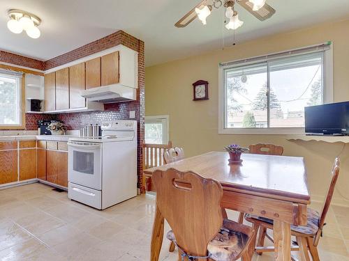 Salle Ã  manger - 8685 Av. Robert, Laval (Saint-François), QC - Indoor Photo Showing Kitchen