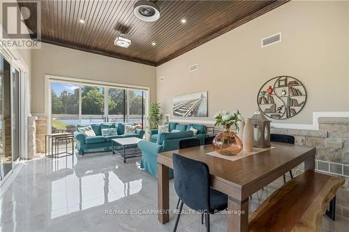 47 Tews Lane, Hamilton (Dundas), ON - Indoor Photo Showing Dining Room