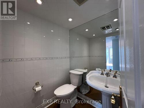 1704 - 10 Torresdale Avenue, Toronto (Westminster-Branson), ON - Indoor Photo Showing Bathroom