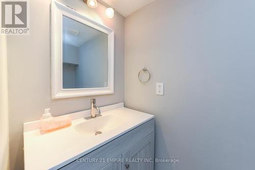 43 Karsh Crescent, Hamilton (Waterdown), ON - Indoor Photo Showing Bathroom