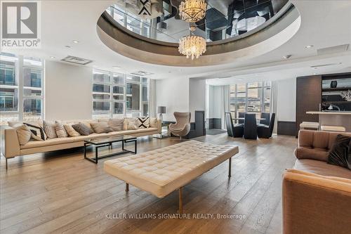 204 - 10 Concord Place, Grimsby (Grimsby Beach), ON - Indoor Photo Showing Living Room