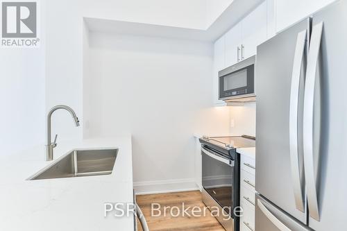 624 - 10 Mallard Trail, Hamilton, ON - Indoor Photo Showing Kitchen