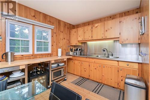 3 Valley View Close, Mulmur, ON - Indoor Photo Showing Kitchen With Fireplace With Double Sink