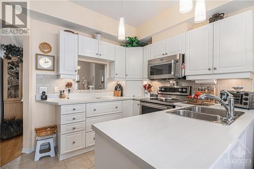 1967 Trim Road Unit#4, Ottawa, ON - Indoor Photo Showing Kitchen With Stainless Steel Kitchen With Double Sink With Upgraded Kitchen