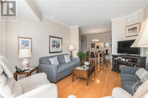 1967 Trim Road Unit#4, Ottawa, ON - Indoor Photo Showing Living Room