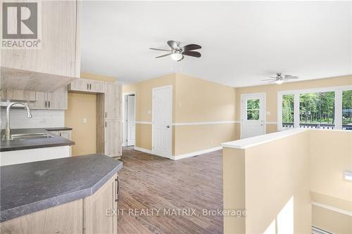 590 County Rd 10 Road, East Hawkesbury, ON - Indoor Photo Showing Kitchen