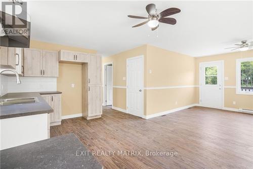 590 County Rd 10 Road, East Hawkesbury, ON - Indoor Photo Showing Kitchen With Double Sink