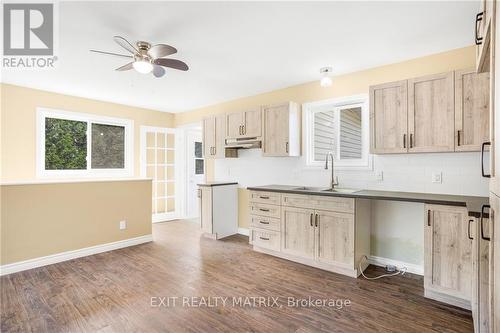 590 County Rd 10 Road, East Hawkesbury, ON - Indoor Photo Showing Kitchen