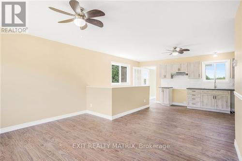 590 County Rd 10 Road, East Hawkesbury, ON - Indoor Photo Showing Kitchen