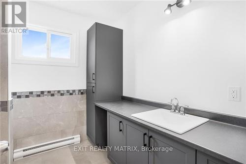 590 County Rd 10 Road, East Hawkesbury, ON - Indoor Photo Showing Bathroom