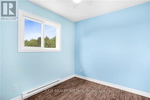 590 County Rd 10 Road, East Hawkesbury, ON - Indoor Photo Showing Other Room