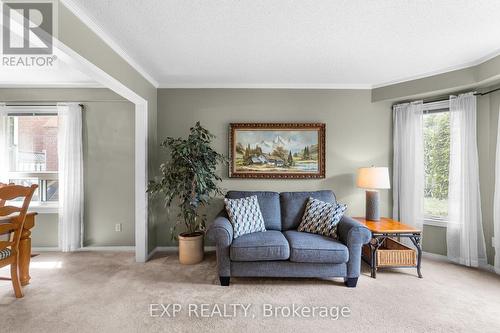 19 Peck Street, Barrie (Painswick North), ON - Indoor Photo Showing Living Room