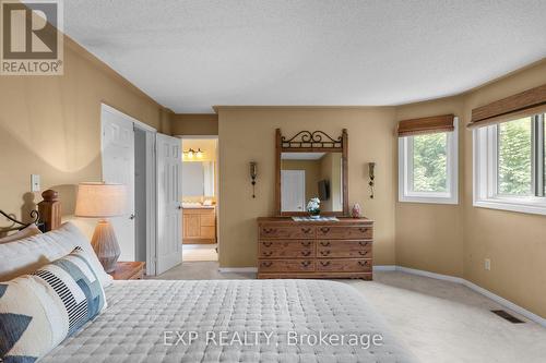 19 Peck Street, Barrie, ON - Indoor Photo Showing Bedroom