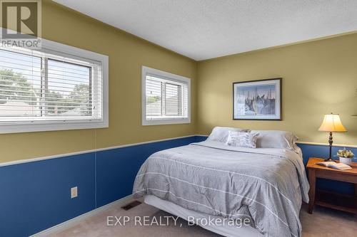 19 Peck Street, Barrie, ON - Indoor Photo Showing Bedroom