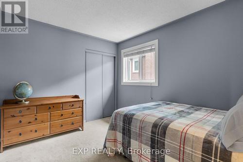 19 Peck Street, Barrie, ON - Indoor Photo Showing Bedroom