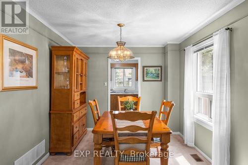 19 Peck Street, Barrie, ON - Indoor Photo Showing Dining Room