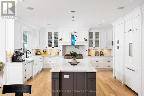 212 Pine Cove Road, Burlington (Roseland), ON - Indoor Photo Showing Kitchen With Upgraded Kitchen