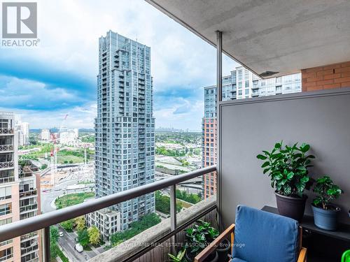 2224 - 5233 Dundas Street W, Toronto (Islington-City Centre West), ON - Outdoor With Balcony With Exterior