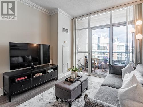 2224 - 5233 Dundas Street W, Toronto, ON - Indoor Photo Showing Living Room